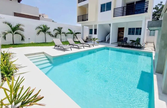 Spacious two-story apartment a few minutes from Carrizalillo Beach