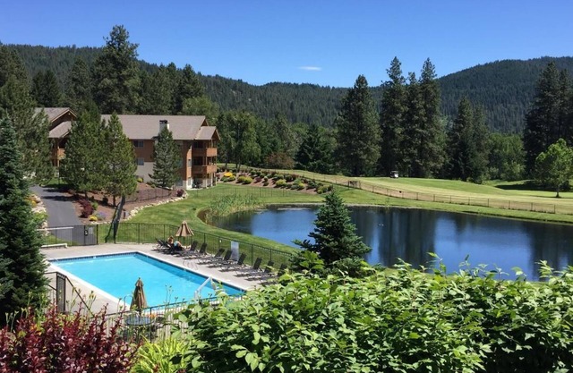 Geräumige Aktualisiert Condo 10 Min. Walk to Town; Ansichten, Seasonal Pool, Yr Rd Whirlpool
