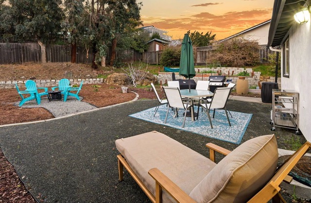 Updated Boho 🏡 KING BED -near SF 🌉and Napa Valley🍷