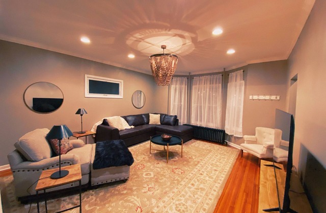 ✨Spacious Urban APT w/4BR & Office-Ready in Albany