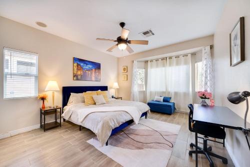 Spacious Vegas Home, BBQ, H-Speed Wi-Fi, Sleeps 11