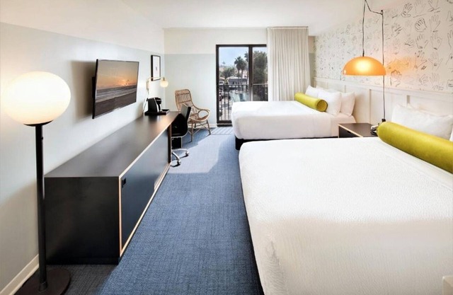 Spacious Venice Room | Rooftop | Balcony | Free Breakfast | Great for Families