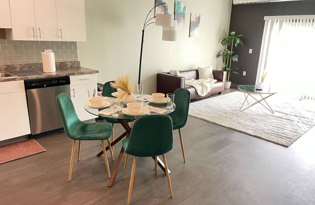 Spacious Verdell! (104)