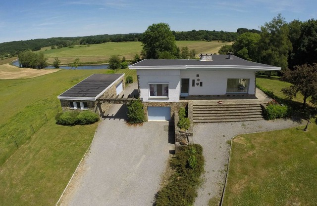 Villa mit Whirlpool und Sauna am Fluss in den Ardennen