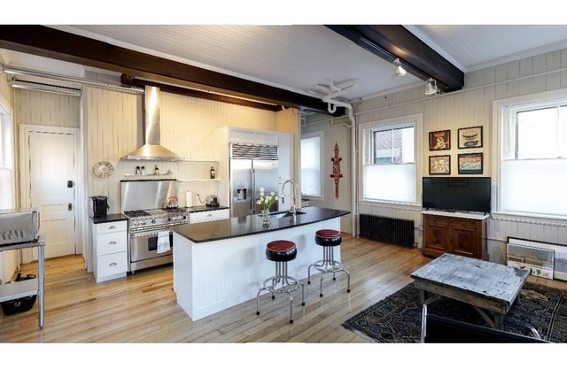 Spacious & Vibrant Two Level Artist's Loft / 1 bed/ 2 bath