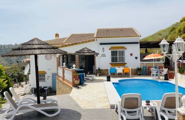 Geräumige Villa und Studios in Viñuela, nahe der Küste (Torre Del Mar)