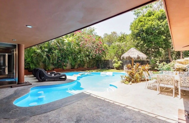 Spacious villa in Playa del Carmen with WiFi, AC, Parking, Private Pool
