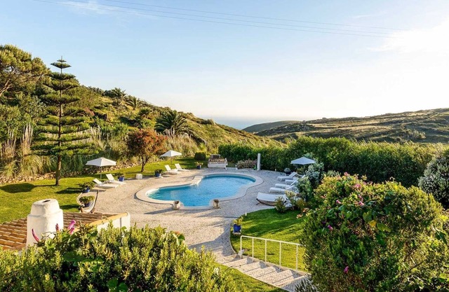 Spacious Villa, Private Pool & Stunning Guincho Coastline Views, Cascais