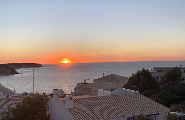 Schöne geräumige Villa mit privatem Pool und Meerblick in der Nähe von Salema Beach