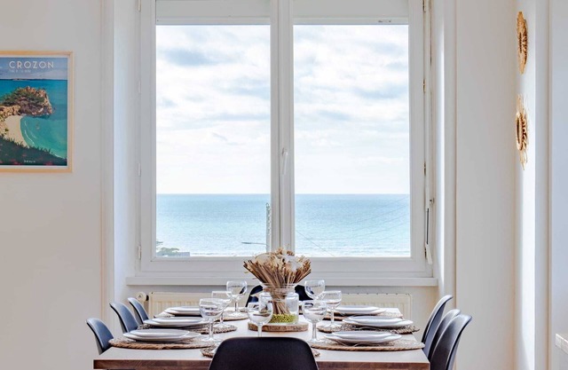 Spacious villa with sea view, 200 m from the beach.