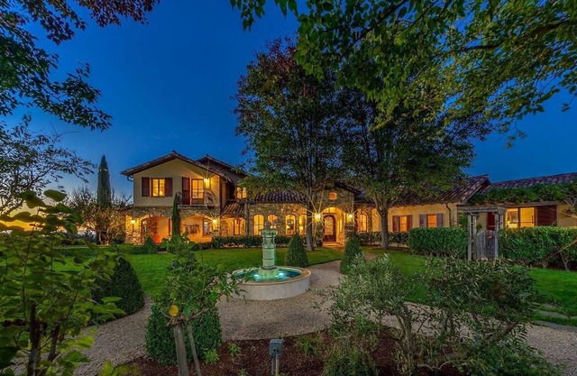 Spacious vineyard estate in Napa Valley with home, guest home, pool, pano views