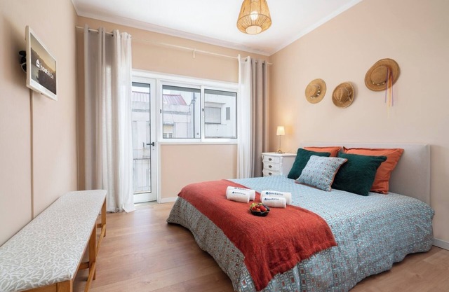 Spacious Vintage Flat | Small Balcony
