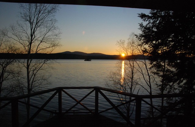 Geräumiges Waterfront 4 Season Home am wunderschönen Lake Winnisquam