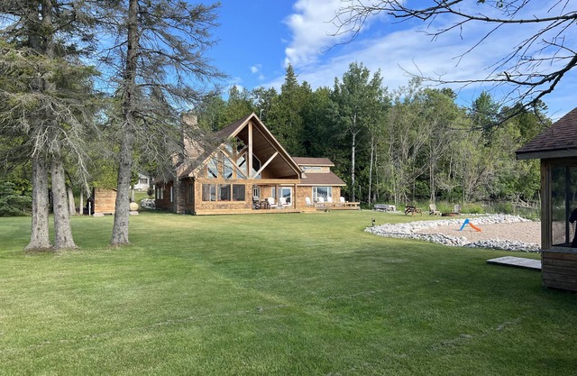 Geräumige Waterfront Home in Hessel - Perfekt für große Familien ganzjährig!