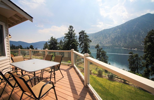 Geräumiges, hundefreundliches Haus mit Seeblick, Wickelplattform und Whirlpool