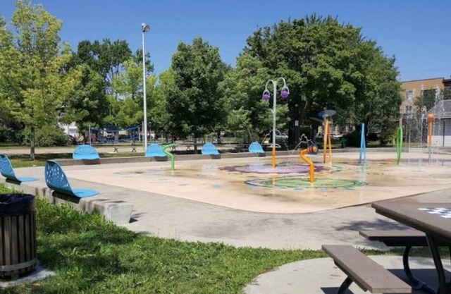 Spacious well decorated 3BR just beside Metro