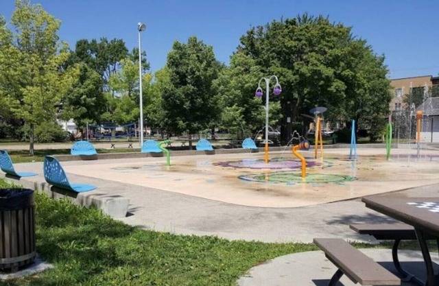 Spacious well decorated 3BR just beside Metro