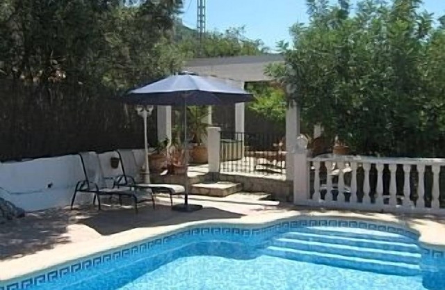 Geräumige, gute ausgestattete Villa mit privatem, sicherem Pool & toller Aussicht auf die Berge
