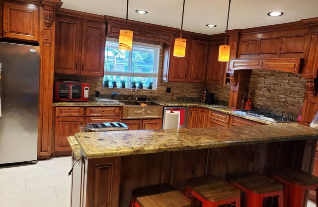 Spacious west el paso 19 minutes from Fort Blss & Airport sleeps 8, pet welcome