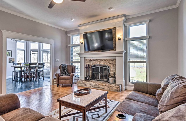 Spacious Westfield Home w/ Sports Complex On-Site