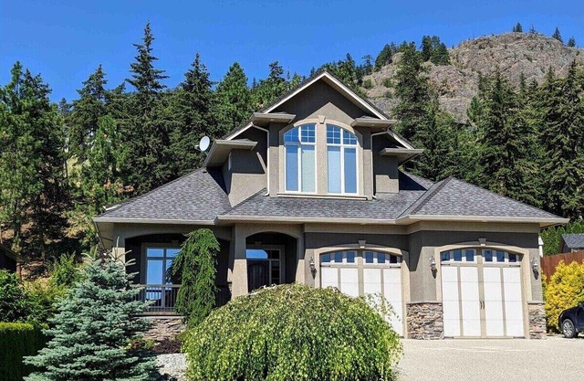 Spacious Westside Wine Trail Retreat ★★★★★