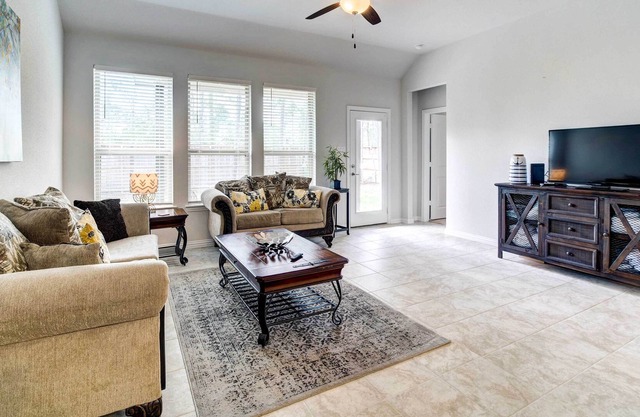Spacious Willis Home - Pets Welcome!