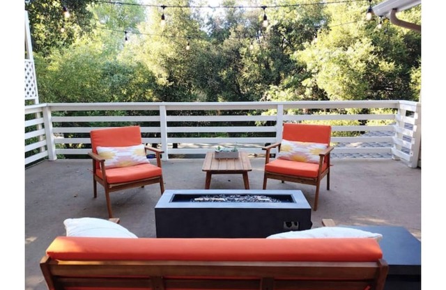 Spacious Wine Country Retreat Prime Location