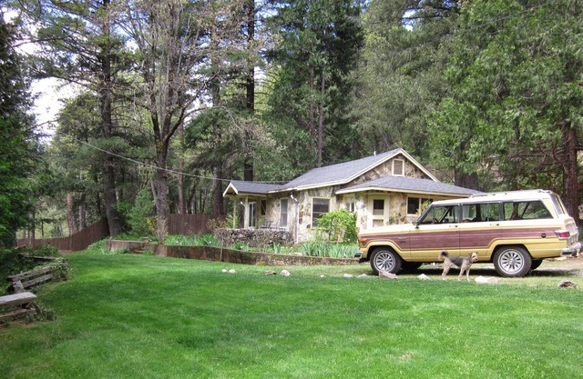 Spanish Creek Cottage Private Waterfront Year Round