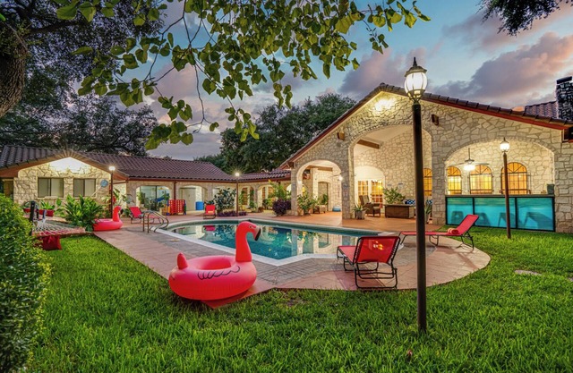 Spanish Hacienda-Heated Pool-1900 sq ft Game Room - Sleeps 18-Games-EPIC