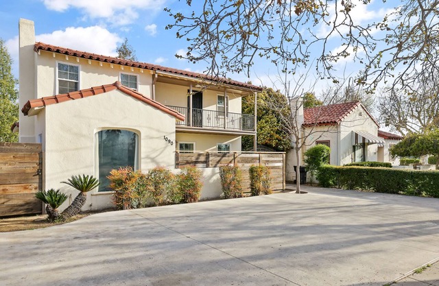 Spanish Revival Tulare near the Sequoias| next to HWY99