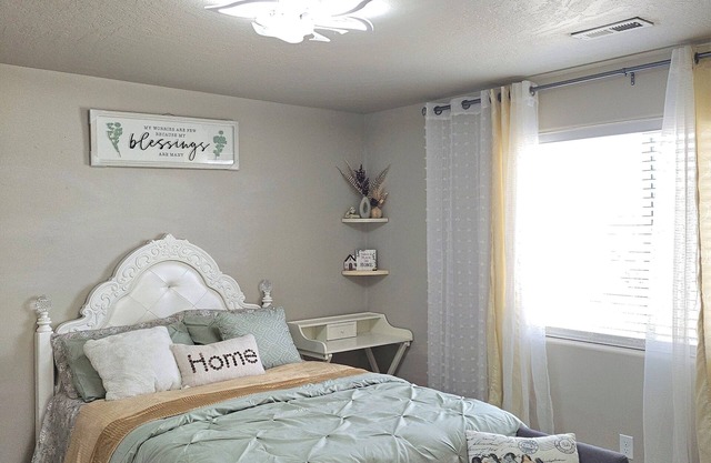 spare luxury room available Tri-Cities West Pasco WA