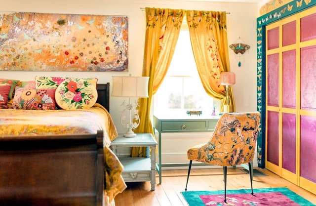 Sparkle on the Rocks is a Sanctuary of Comfort and Artistic Inspiration