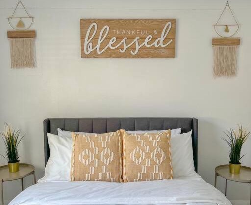 Sparkling Guest Home 2 bedroom-15 Minutes to Clearwater Beach