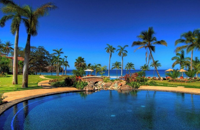 Spektakuläre 5-Sterne Oceanfront Villa in renommierten Palms Residenzen