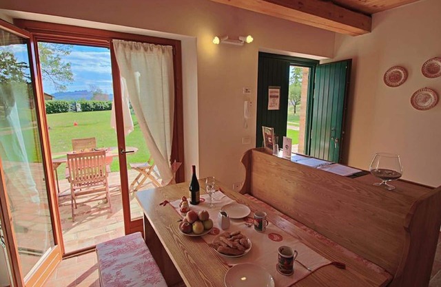 Spezielles Angebot! Charmante Wohnung in Le Marche Landschaft mit herrlichem Blick und Pool