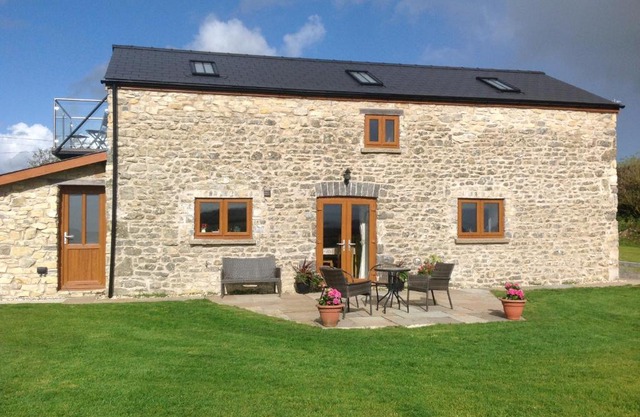 Special 10-17OCT Beautiful Dog Friendly Cottage near Cardiff, Cowbridge, Barry