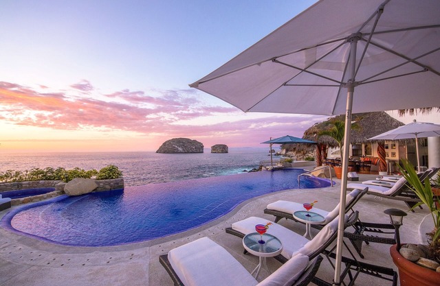 Neu gestaltete Ocean Front Villa Full Staff zu verwöhnen!