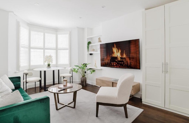 Specious Bright Flat with Garden in Central London