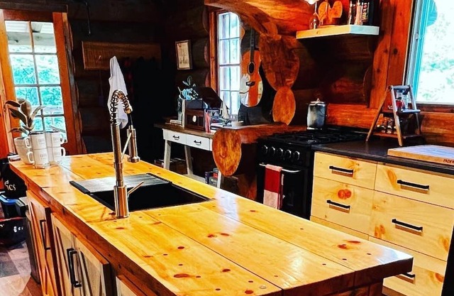 Spectacular log cabin! Stay in a dream log cabin in the woods