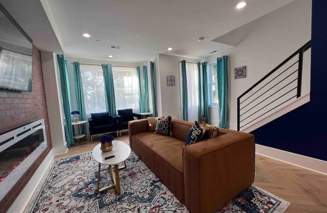 Spectacular 3B Rooftop Penthouse+TV+DC views