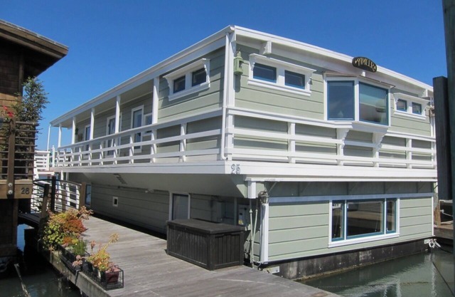 Spektakuläre 3Br / 2Ba Hausboot mieten