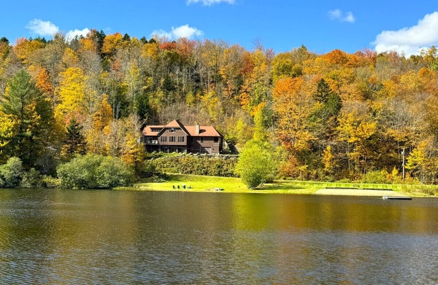 Spectacular 4 Season Home on Spruce Lake