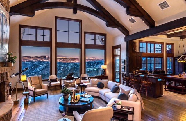 Spectacular 5-bedroom luxury mountain home is in the Cordillera neighborhood!