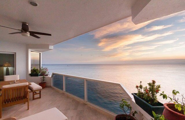 Spectacular 5th Floor Condo, Close to Town, Best Sunsets in Cozumel