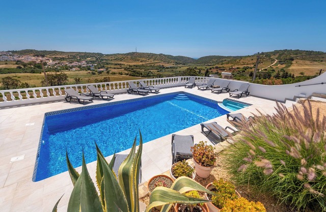 Spectacular 6 bedroom villa with private pool and amazing views