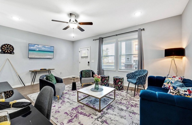 Spectacular 6-BR Duplex for 20, 4 Baths, Unmatched Comfort & Style!