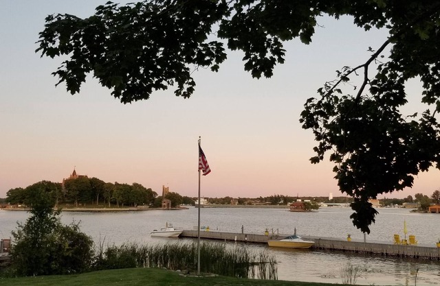 Spectacular Boldt Castle and Main Channel views with Dockage