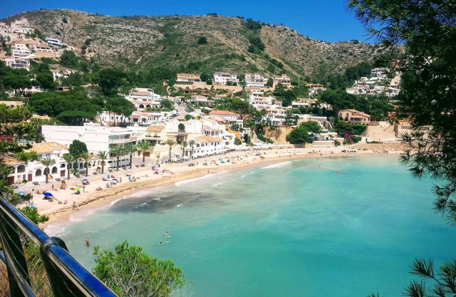 Spektakuläre Frontline Apt Meerblick, 2 Minuten zu Fuß zum Strand / 5 Minuten nach Moraira.