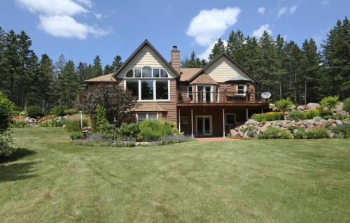 Spectacular Garden Chalet close to Rib Mountain