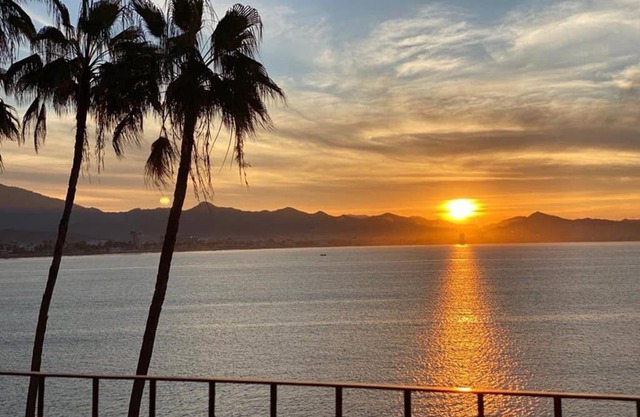 Spectacular Hadas Sunset and Ocean view